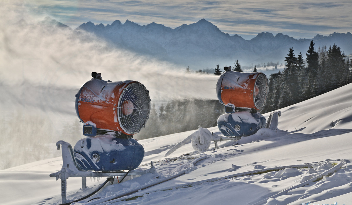 Kotelnica Białczańska naśnieżanie listopad 2016 (foto: bialkatatrzanska.pl)