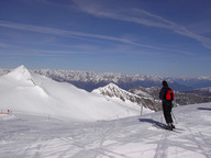 WIDOK Z GÓRNEJ STACJI GONDOLI (3250 M) NA WYCIĄG GEFRORENE WAND 1 + 2
