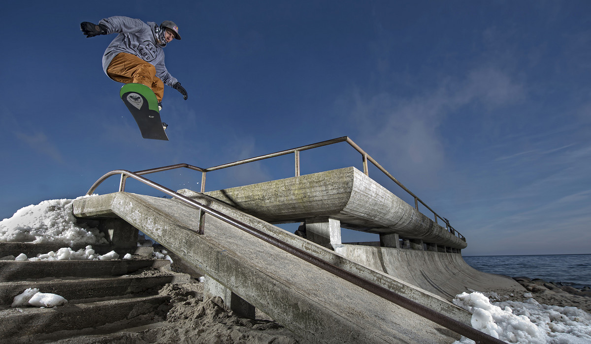 Wojtek Pawlusiak - Jibbing na statku fot. Łukasz Nazdraczew Wojtek Pawlusiak - Jibbing na statku fot. Łukasz Nazdraczew
