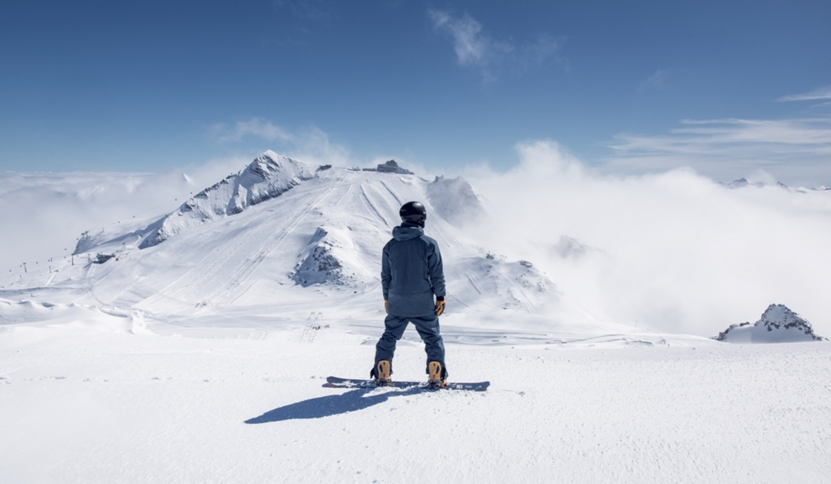 Snowboarder na lodowcu Hintertux Snowboarder na lodowcu Hintertux