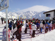 Soelden- w kolejce do wyciągu