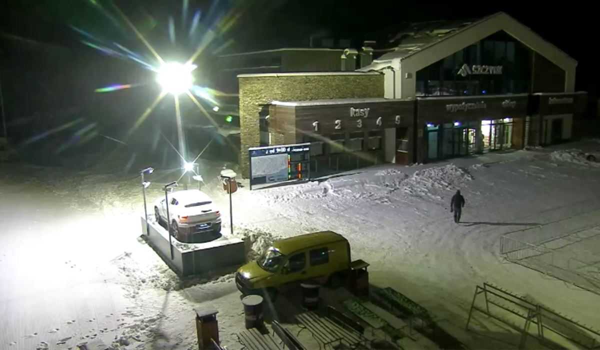 Szczyrk czeka na pierwszych narciarzy (żródło: szczyrkowski.pl) Szczyrk czeka na pierwszych narciarzy (żródło: szczyrkowski.pl)