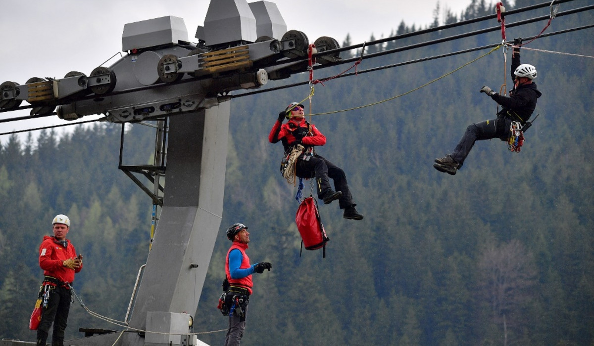 PKL - szkolenie TOPR na Kasprowym Wierchu (foto: Paweł Murzyn) PKL - szkolenie TOPR na Kasprowym Wierchu (foto: Paweł Murzyn)