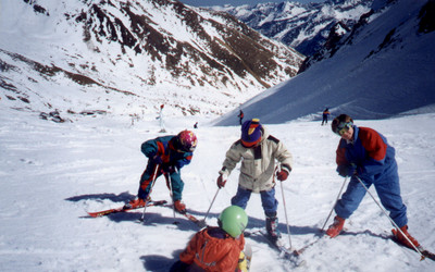 Dzieci na stoku (foto: Narty.pl)