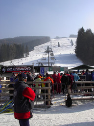 KOLEJKA W KSZTAŁCIE BUŁY DO WYCIĄGU KRZESEŁKOWEGO. WYCIĄG NA 4 OSOBY 1