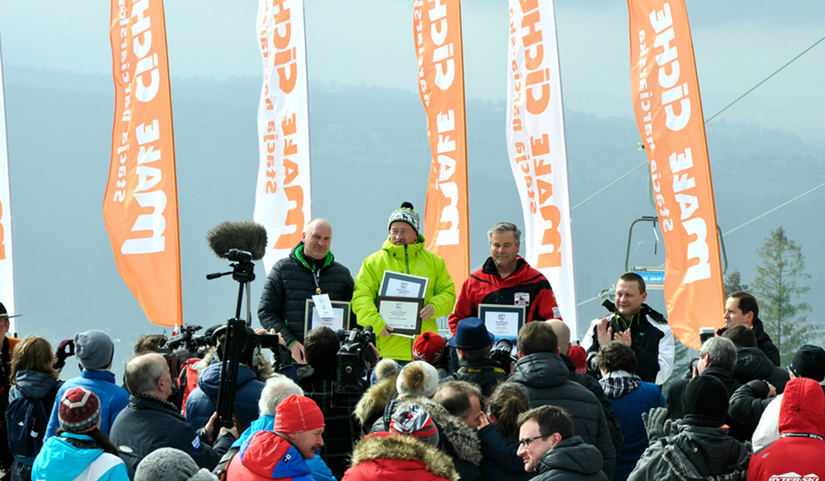 Najlepsza stacja narciarska Małopolski podium (foto: MOT) Najlepsza stacja narciarska Małopolski podium (foto: MOT)