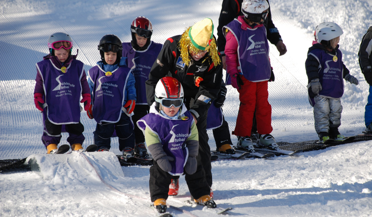 Dzieci na stokach Schlick 2000 w dolinie Stubai (foto: Schlick 2000) Dzieci na stokach Schlick 2000 w dolinie Stubai (foto: Schlick 2000)