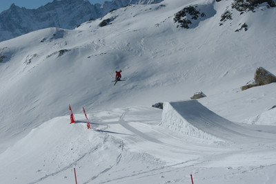 Snowpark w Breuil Cervinia (foto: Cervino SpA photographic archives) Snowpark w Breuil Cervinia (foto: Cervino SpA photographic archives)