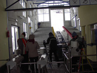 CZEKAMY NA WAGONIK. MIELIŚMY SZCZĘŚCIE NIE MUSIELIŚMY CZEKAĆ W DUŻEJ KOLEJCE.