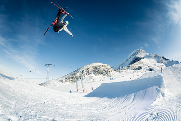 Snowpark a lodowcu Kitzsteinhorn w Kaprun (fot. ©Kitzsteinhorn)