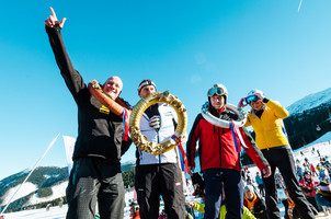 Podium zawodów narciarskich (foto: Jakub Vojtek)