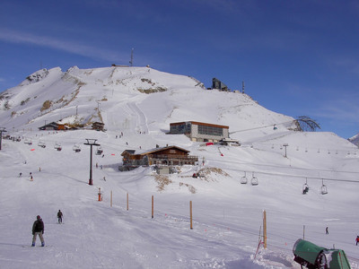 TRASA "MOUTONS". WIDOK NA ROCHER DE BELLEVARDE 2827 MNPM TRASA "MOUTONS". WIDOK NA ROCHER DE BELLEVARDE 2827 MNPM