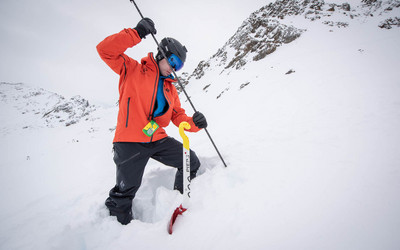 Przeszukiwanie lawiniska (foto: Tomek Gola)