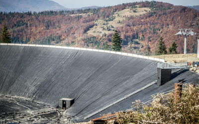 Szczyrk Mountain Resort - zbiornik na Hali Skrzyczeńskiej (foto: PB Narty.pl)
