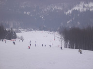 Górna część trasy, w dole środkowa polanka