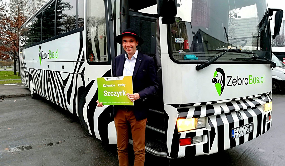 ZebraBus - pierwszy kurs do Szczyrku (foto: ZebraBus) ZebraBus - pierwszy kurs do Szczyrku (foto: ZebraBus)