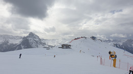 Sella Ronda - Belvedere i widok na Ciampac - pogoda się poprawia (fot. T. Knyć)