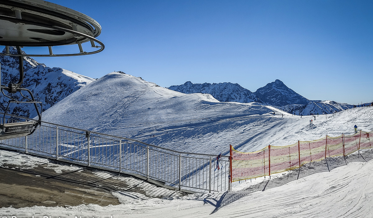 Kasprowy Wierch - górna stacja kolei na Hali Gąsienicowej (fot. P. Burda) Kasprowy Wierch - górna stacja kolei na Hali Gąsienicowej (fot. P. Burda)