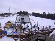 Dolny peron wyciągu krzesełkowego na Kotelnicę