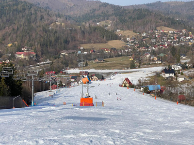 Wiosenne narty - Cieńków Wisła (fot. M. Markowska / Waszaturystyka.pl) Wiosenne narty - Cieńków Wisła (fot. M. Markowska / Waszaturystyka.pl)