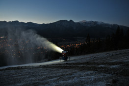 Śnieżenie Gubałówki (fot. Bartek Jurecki) Śnieżenie Gubałówki (fot. Bartek Jurecki)