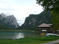 Restauracja na jeziorku