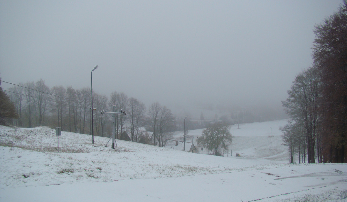 Pierwszy śnieg w Zieleńcu (foto: Zieleniec SKI Arena)