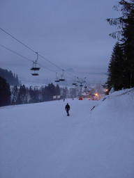 Zjazd wzdłuż wyciągu