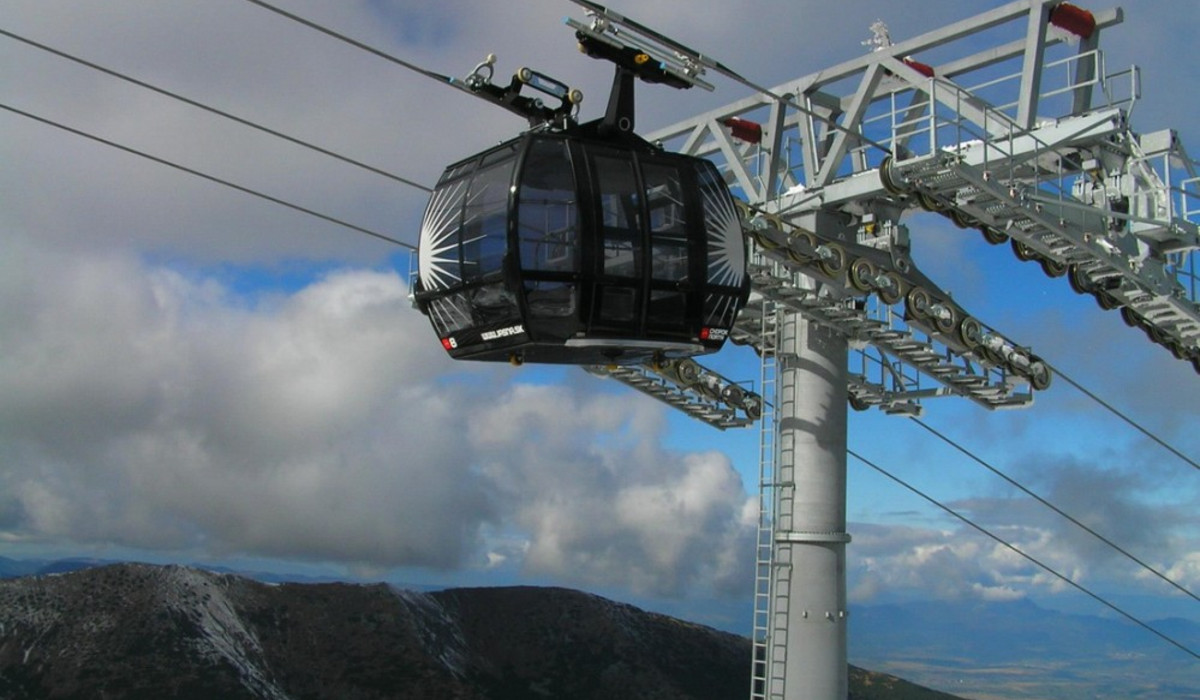 BUDOWA NOWEJ KOLEI LINOWEJ NA CHOPOK (foto: Juraj Meško)