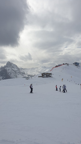 Sella Ronda - Belvedere i widok na Ciampac - pogoda się poprawia (fot. T. Knyć)