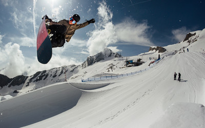 Halfpipe na lodowcu Kitzsteinhorn (fot. mat. prasowe)