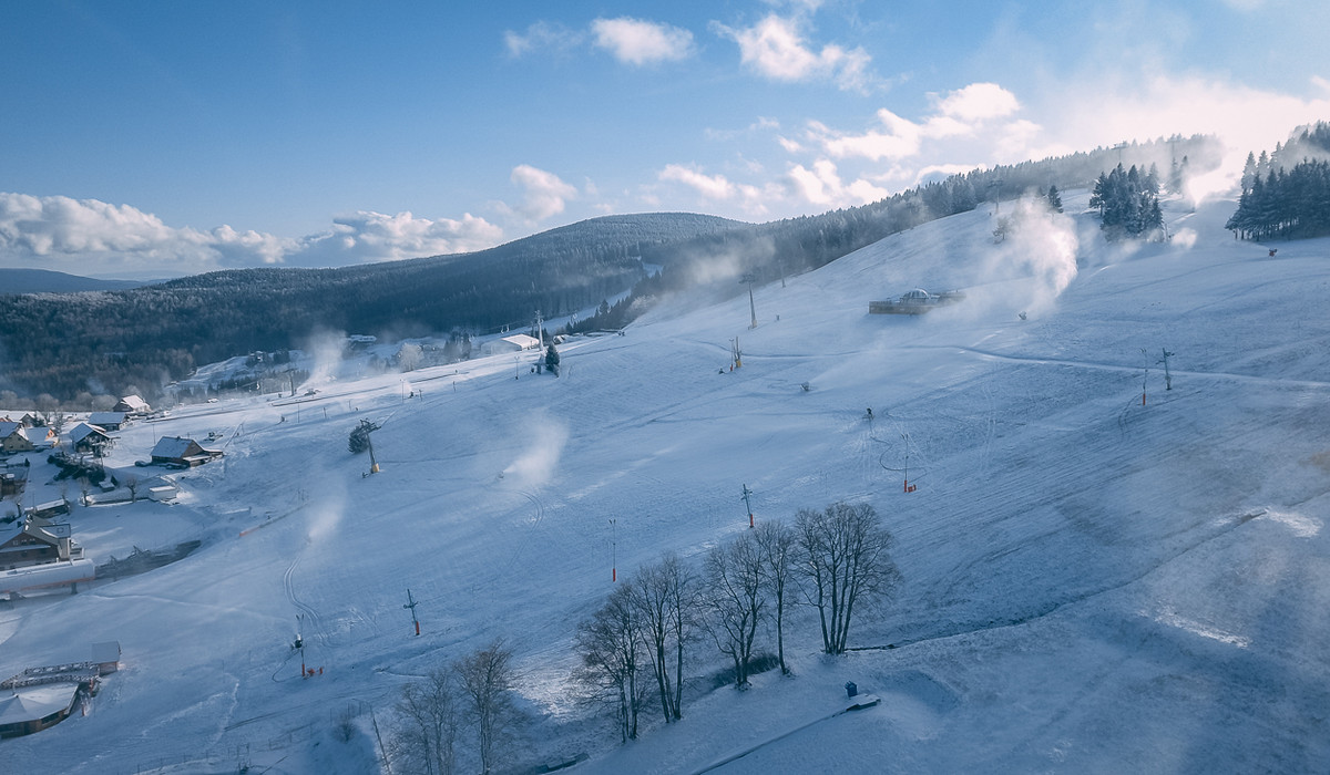 Zieleniec - naśnieżanie 3-4 grudnia 2019 (foto: Zieleniec.pl) Zieleniec - naśnieżanie 3-4 grudnia 2019 (foto: Zieleniec.pl)