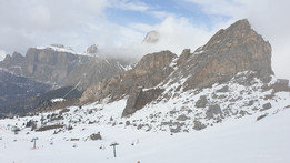 Sella Ronda - Belvedere i widok na Ciampac - pogoda się poprawia (fot. T. Knyć)