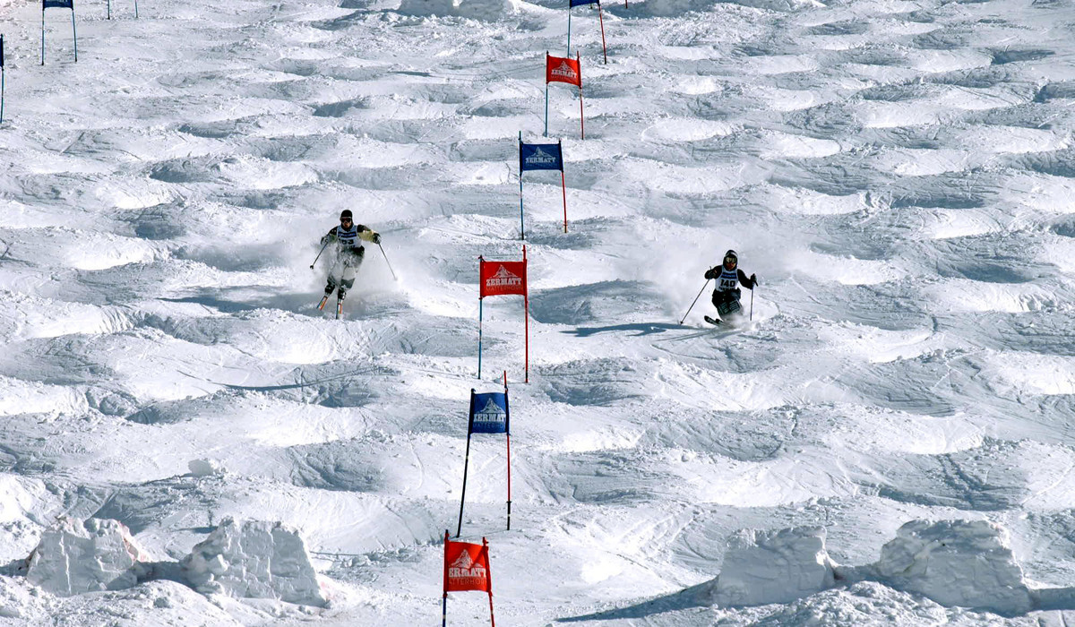 Jazda po muldach (foto: bumpbash.com) Jazda po muldach (foto: bumpbash.com)