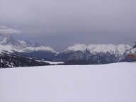 Pochmurne niebo mróz -13 stopni.