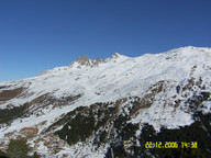 Na dole widać miasteczko