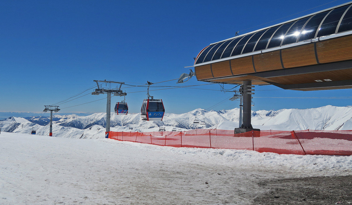 Narty w Gruzji (foto: Marek Podmokły) Narty w Gruzji (foto: Marek Podmokły)