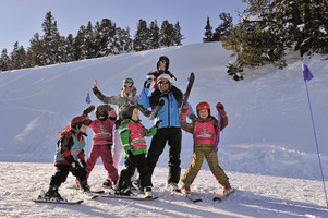 Szkółka narciarska dla dzieci (foto: © Wörgötter&friends)