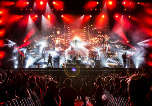 Koncert MUSE w Ischgl (foto: hans peter van velthoven) Koncert MUSE w Ischgl (foto: hans peter van velthoven)