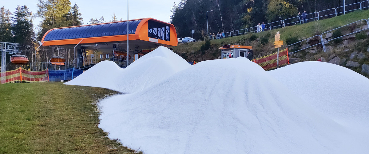 W Karpaczu ruszyła fabryka śniegu (źródło: mat. prasowy)