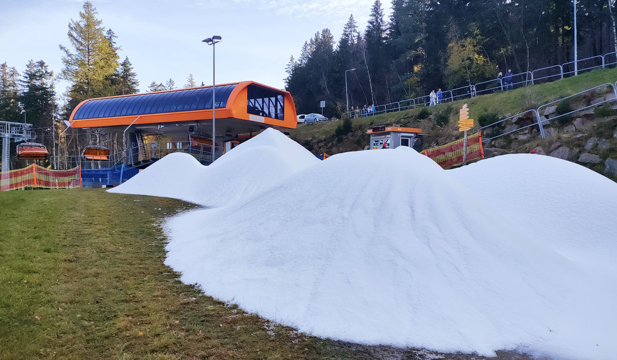 W Karpaczu ruszyła fabryka śniegu (źródło: mat. prasowy)