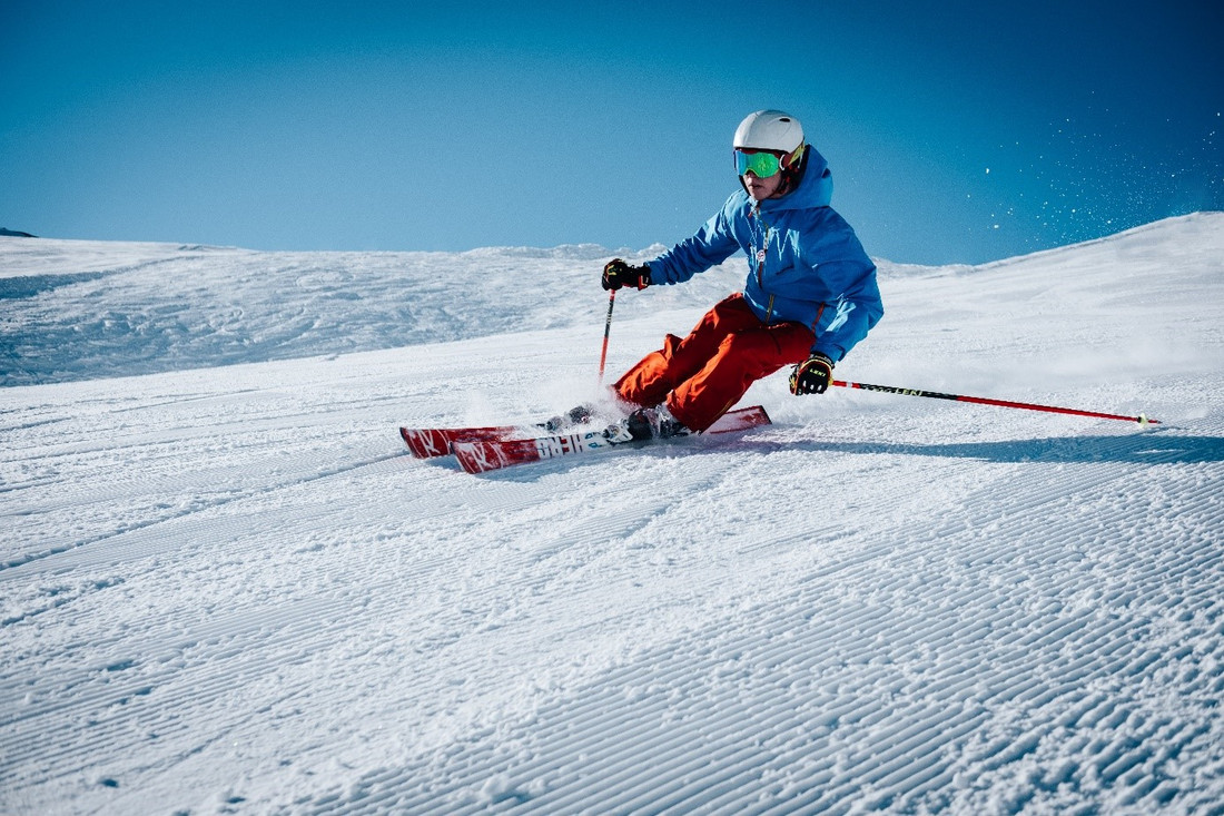 Badania U.S. Consumer Product Safety Commission wskazują, że dzięki używaniu kasków narciarskich, można uniknąć ponad 7000 urazów głowy rocznie wśród narciarzy w USA*.