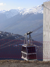 Piętrowa kolejka linowa. Łączy Les Arcs z La Plagne.