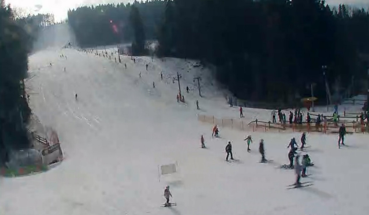 Dwie Doliny - Wierchomla 20.02.2015 (źródło: WebCamera.pl) Dwie Doliny - Wierchomla 20.02.2015 (źródło: WebCamera.pl)