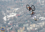 Sony VAIO Extreme Series Winter Edition- kolarz w skoku  2