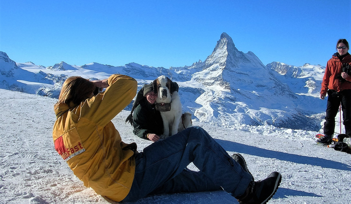 Cervinia Zermatt narty na tle Matternhornu (foto: Jarosław Kałucki / TRAVELPLANET.PL) Cervinia Zermatt narty na tle Matternhornu (foto: Jarosław Kałucki / TRAVELPLANET.PL)