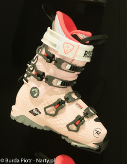 Rossignol seria butów dla Pań na sezon 20/21 (foto: P.B.) Rossignol seria butów dla Pań na sezon 20/21 (foto: P.B.)