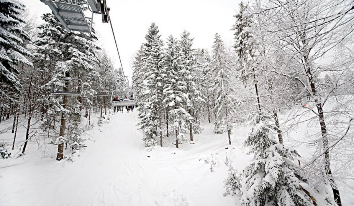 Wyciąg na Magurze (źródło: www.skiparkmagura.eu)