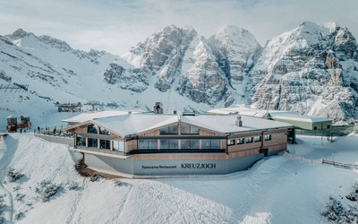 Panorama Restaurant Kreuzjoch w Schlick2000 / c Thorben Jureczko