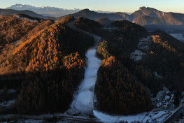 Palenica szykuje się na narty (fot. Bartek Jurecki) Palenica szykuje się na narty (fot. Bartek Jurecki)